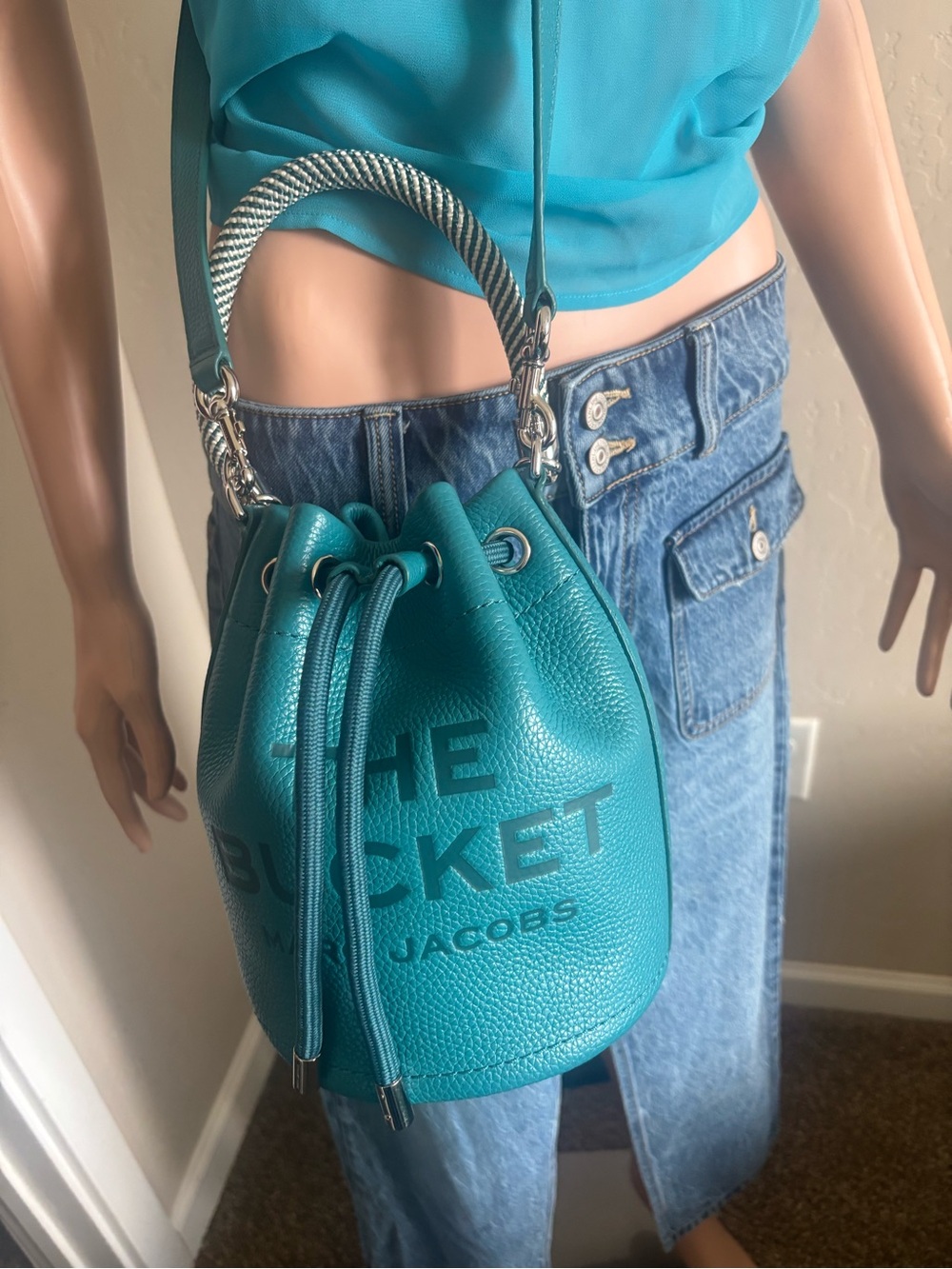 Marc Jacobs The Bucket Small Leather Drawstring Handbag in Teal - Picture 15 of 15